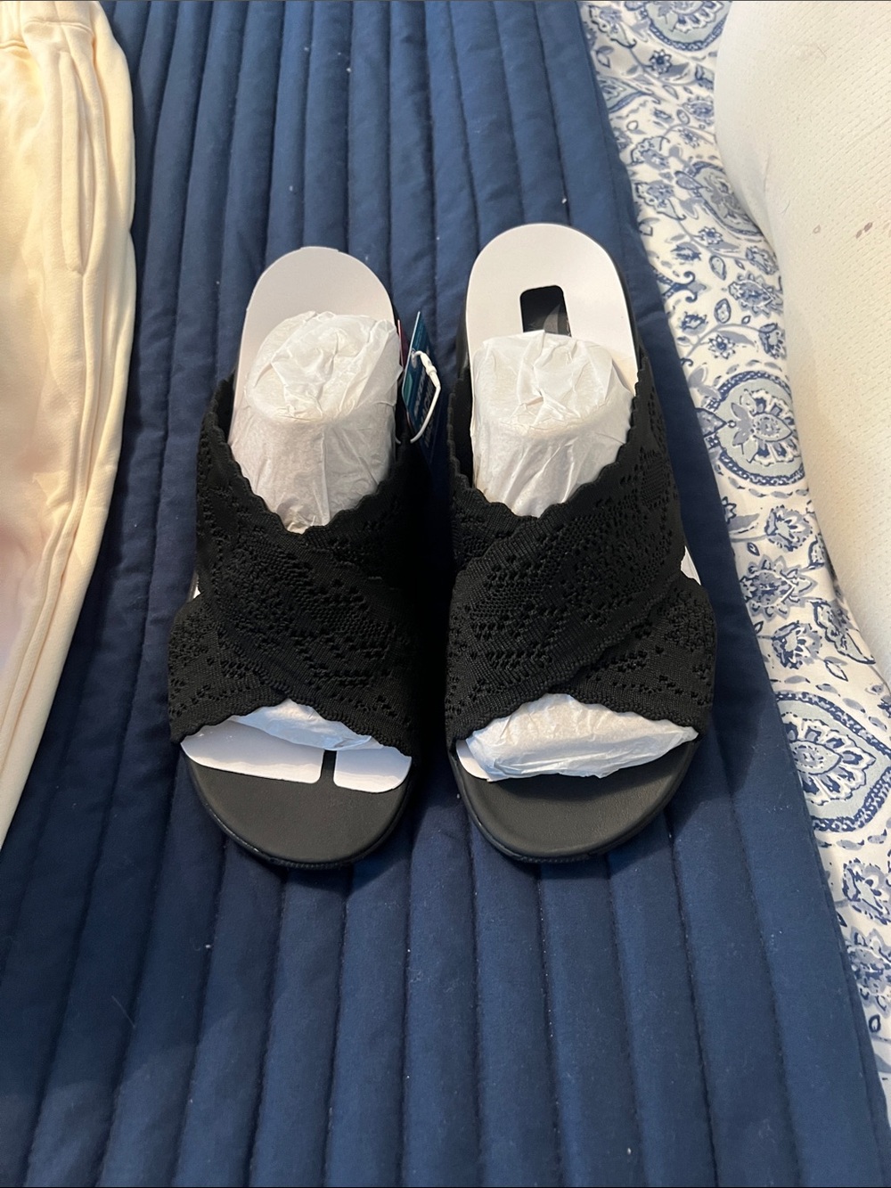 Skechers Black Lace Crossover Slip-On Sandals